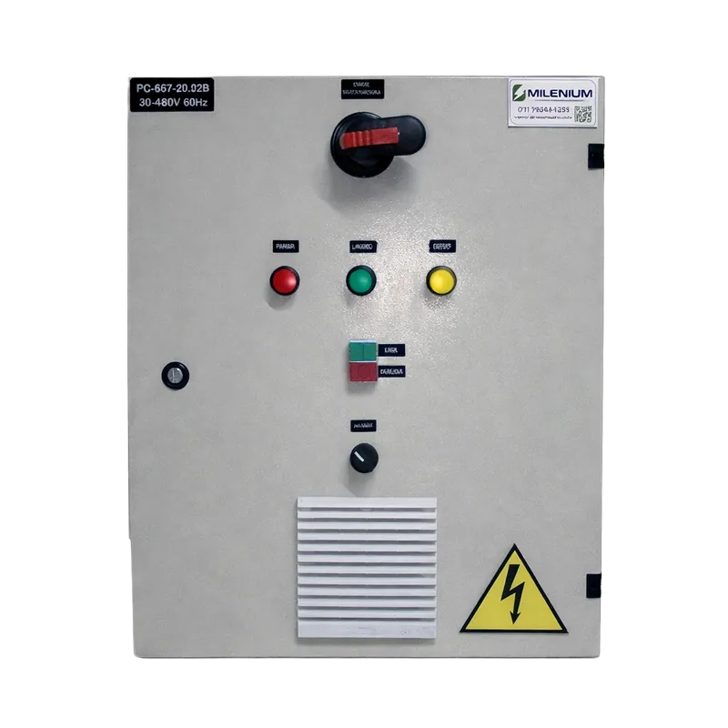Quadro de Comando fechado com botoeiras e sinalização frontal